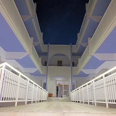 Pyrgos Hotel 2*